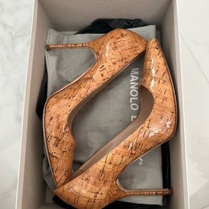 MANOLO BLAHNIK
Polished Cork BB 105 Pointed Toe Pumps